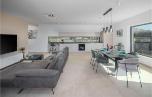 Awesome Home In Stancijeta With Kitchen