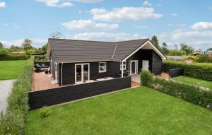 Amazing Home In Hadsund With Kitchen