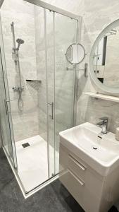 Bellamy-modern studio apartment near city center