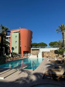 Appartements Antibes Port - Terrasse - Parking - Piscine : photos des chambres