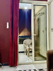 king ramses pyramids view apartment