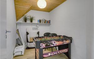 Beautiful Home In Ulfborg With Wifi