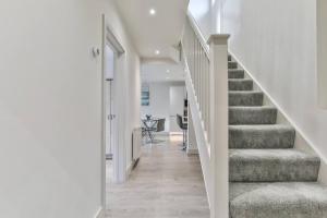 Magnificent, renovated whole house with garden