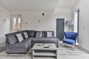 Spacious, Modern 2 Bed Apartment With Ensuites