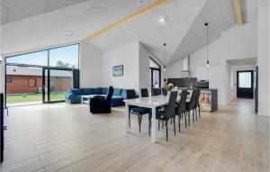 Lovely Home In Ebeltoft With Wifi