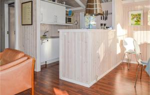 Three-Bedroom Holiday Home In Albak