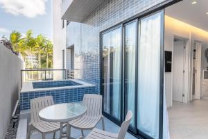 Premiado Flat com 1 quarto e piscina privativa no centro de Porto 200m das piscinas naturais