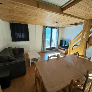 Appartements Residence Comete - T3 de 8 couchages en duplex au pied des pistes 227C MAE-9081 : photos des chambres