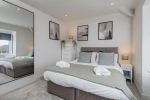 Sublime And Cosy 3 Br House - Manor