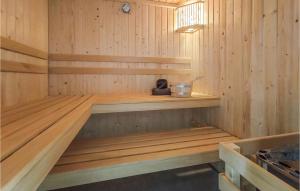 Lovely Home In Oosterwolde With Wifi