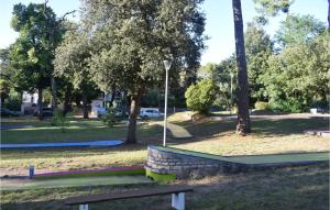 Maisons de vacances Beautiful Home In Royan With Wifi : photos des chambres