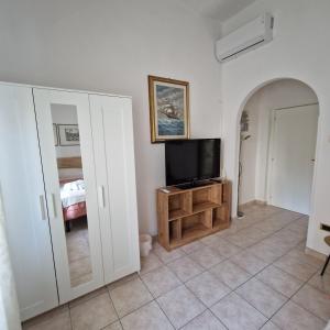 Single Room with Private Bathroom