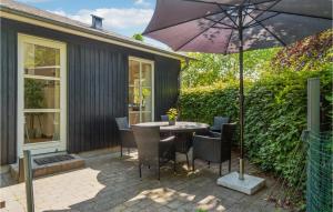 Three-Bedroom Holiday Home In Grenaa