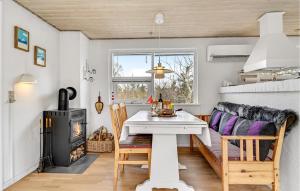 3 Bedroom Amazing Home In Glesborg