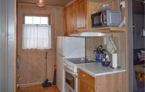 Cozy Home In Noresund With Kitchen