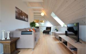 Amazing Home In Glesborg With Sauna
