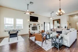 Modern Farm House 2B 2B KING Bed - Prosper