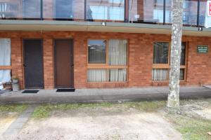 Anglers Lodge 4 - bring your own linen