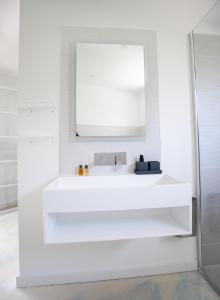 NUXIA Suites&SPA - LArt Design