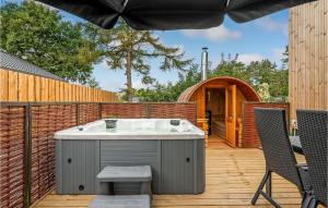 6 Bedroom Cozy Home In Ebeltoft