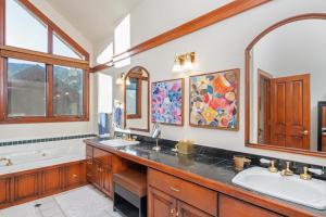 Lorian on the Slopes