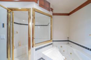 Lorian on the Slopes