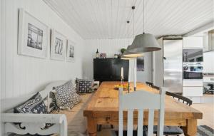 3 Bedroom Pet Friendly Home In Ebeltoft