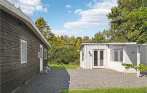 Gorgeous Home In Rønde With Kitchen