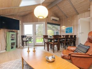 8 person holiday home in Humble-By Traum