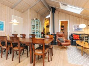 8 person holiday home in Humble-By Traum