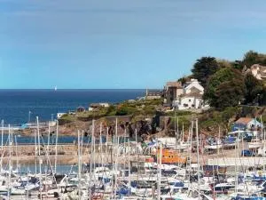 9 Dolphin Court - Brixham