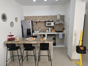 Hermosa unidad frente Starbucks L5