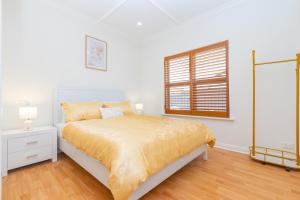 Glenelg House Modern 5QBed,1cot,3Bth, 4TV,FastWIFI