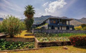 Avartarn Miracles Hotel