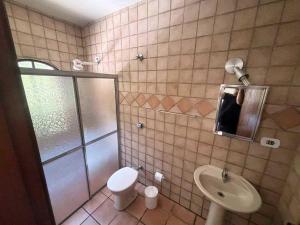 Casa 157 - 150 metros da praia das Toninhas, ideal para 6 a 8 pessoas, aceita pets