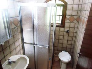 Casa 157 - 150 metros da praia das Toninhas, ideal para 6 a 8 pessoas, aceita pets