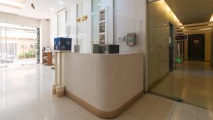 RedDoorz at TJMG by Bel Air Polaris Makati