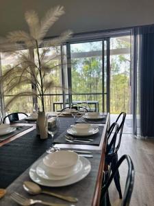 5BR, 3 toilets, 2 Baths - Exclusive Acreage Home