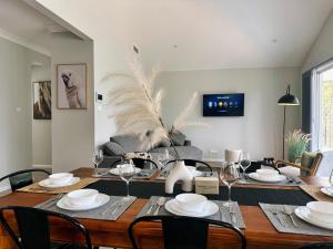 5BR, 3 toilets, 2 Baths - Exclusive Acreage Home