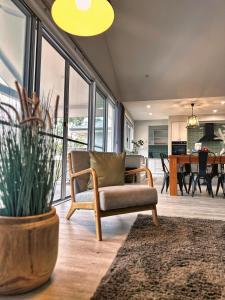 5BR, 3 toilets, 2 Baths - Exclusive Acreage Home