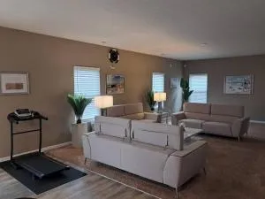 Home away from home in Plainfield Indiana - بلينفيلد