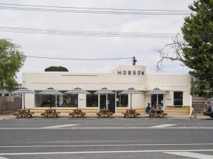 Warraburra Beach Shack, Rosebud - 2 bedrooms - plus your own private Beach box!