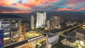 H Avenue Sasang Station Residence Hotel