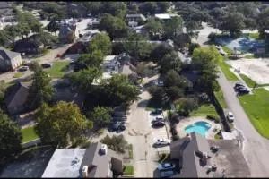 Bocage Retreat - Stylish 2BR Condo in Bocage - Nesser