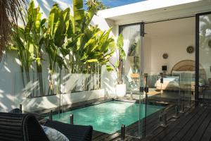 Villa Reif 2 Canggu, Luxury poolvilla, 2 bedrooms, 100m2, near beach, central & quiet location