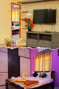 S V IDEAL HOMESTAY -2BHK SERVICE APARTMENTS-AC Bedrooms, Premium Amities, 2KM to Tiruchanoor Padmavathi Temple , 6KM to Alipiri, 24 HOURS Service BOYS Available - Renigunta