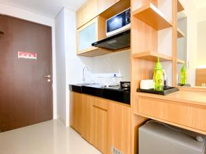 Homey and Best Deal Studio at Apartment Transpark Juanda Bekasi Timur By Travelio