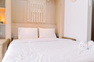 Nice and Fancy Studio at Transpark Bintaro Apartment By Travelio