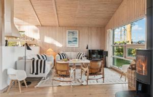Beautiful Home In Samsø With Kitchen