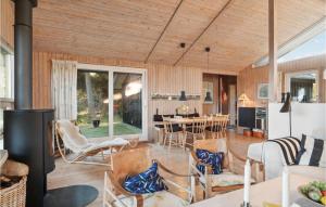 Beautiful Home In Samsø With Kitchen